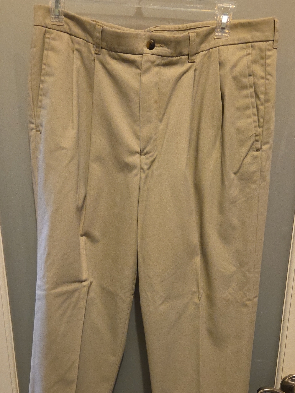 Haggar Classic Pleated Khaki Dress Pants